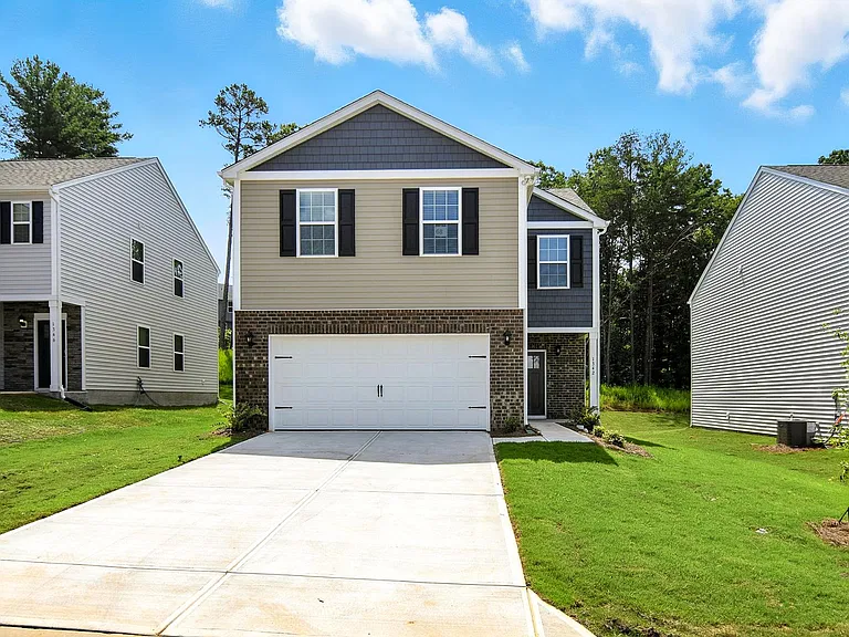 1342 37th Avenue Ln NE — Photo 3