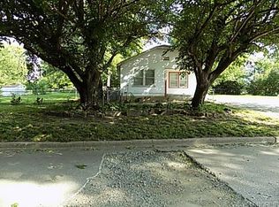 820 N Gulf St, Holdenville, OK 74848