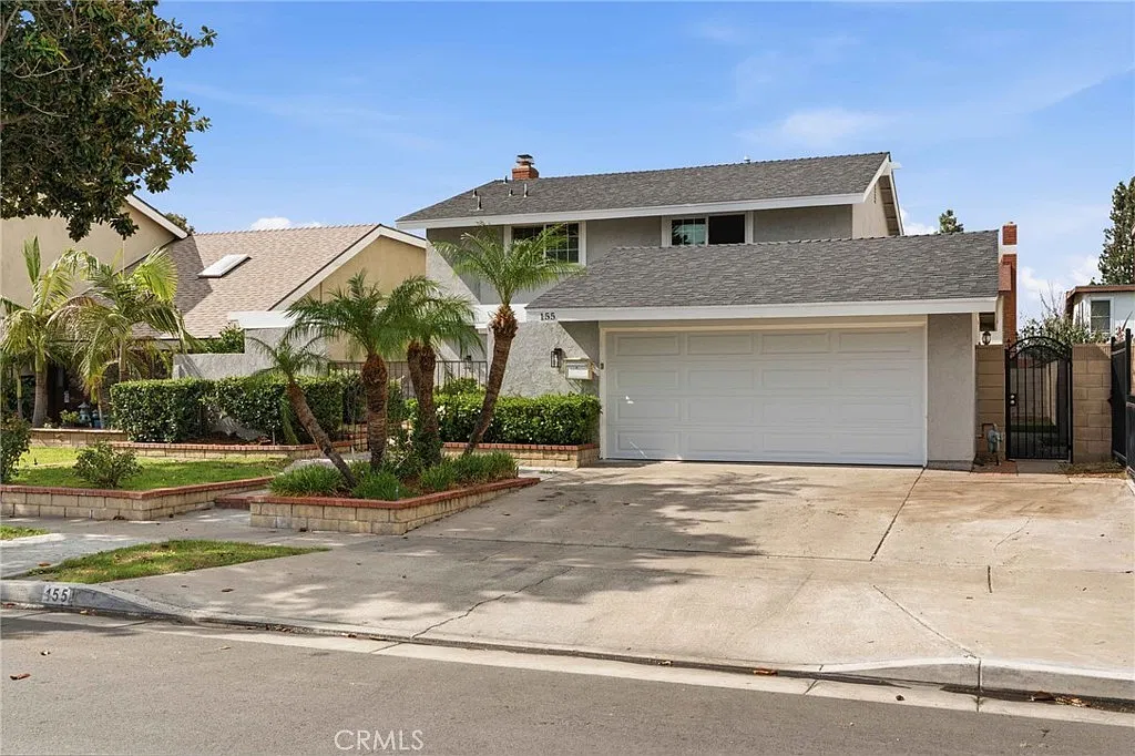 4 bed, 2.5 bath, 1854 sqft, $4,910 — Photo 1