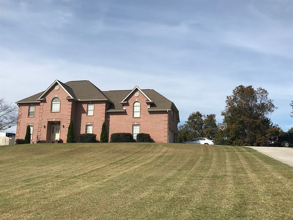1st image of 843 Chariot Dr