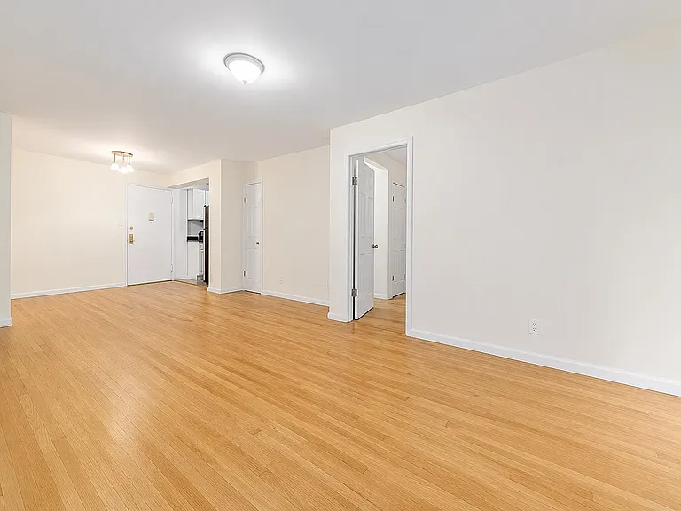 483 Ocean Pkwy #1B — Photo 2