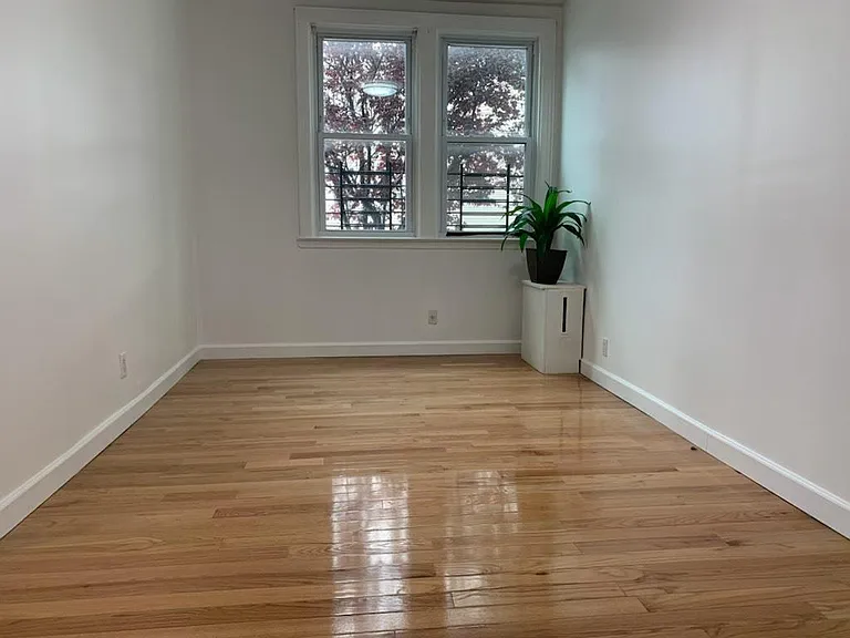 5318 72nd Pl #1R — Photo 4