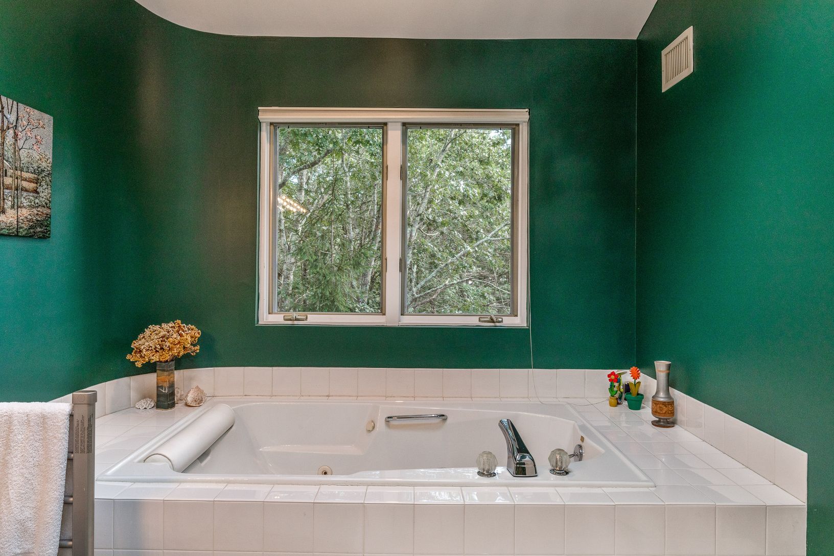  Master bath whirlpool