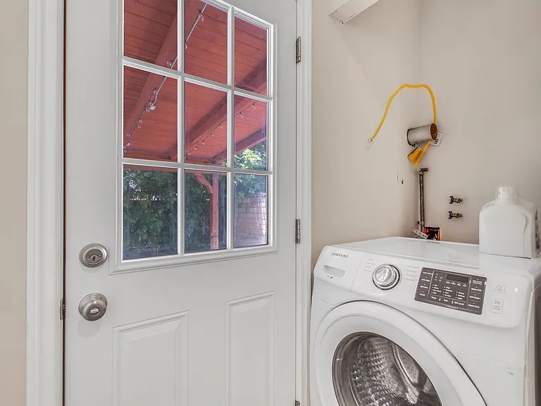 528 Almond Ave #B — Photo 12