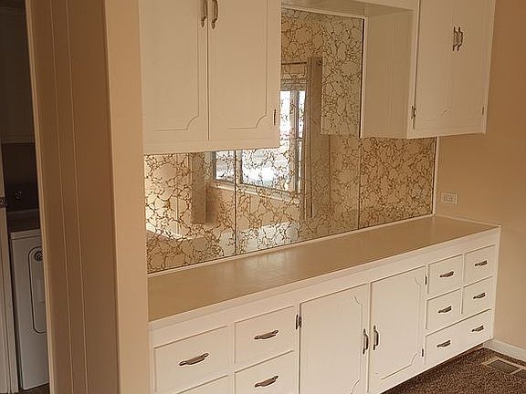 Built-in storage hutch