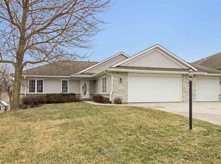 2126 Glen Oaks Dr, Coralville, IA 52241