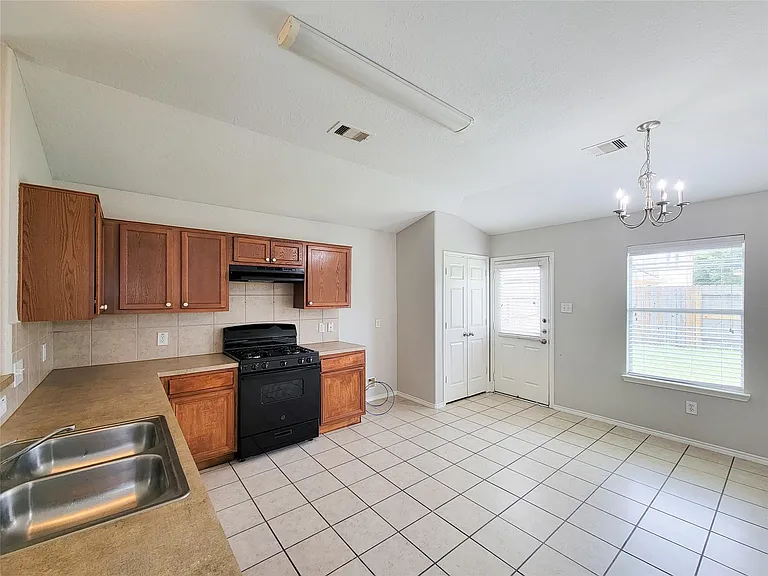 7438 Fox Knoll Ln — Photo 11