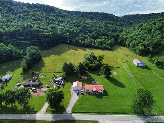 2nd image of 3149 Salt Lick Rd