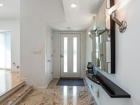 2nd image of 23 Laura Ln