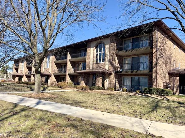7525 Sheridan Dr #1-3E, Willowbrook, IL 60527