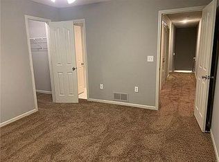 827 N Evergreen St, Gardner, KS 66030