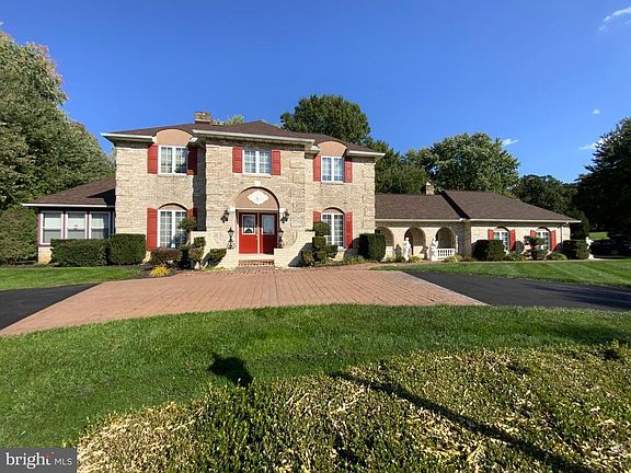2nd image of 2673 Kissel Hill Rd