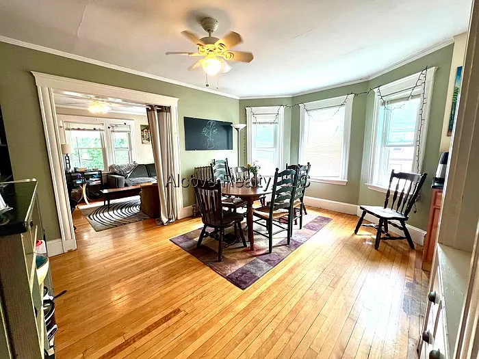 5 bed, 2.0 bath, 2500 sqft, $4,950 — Photo 1