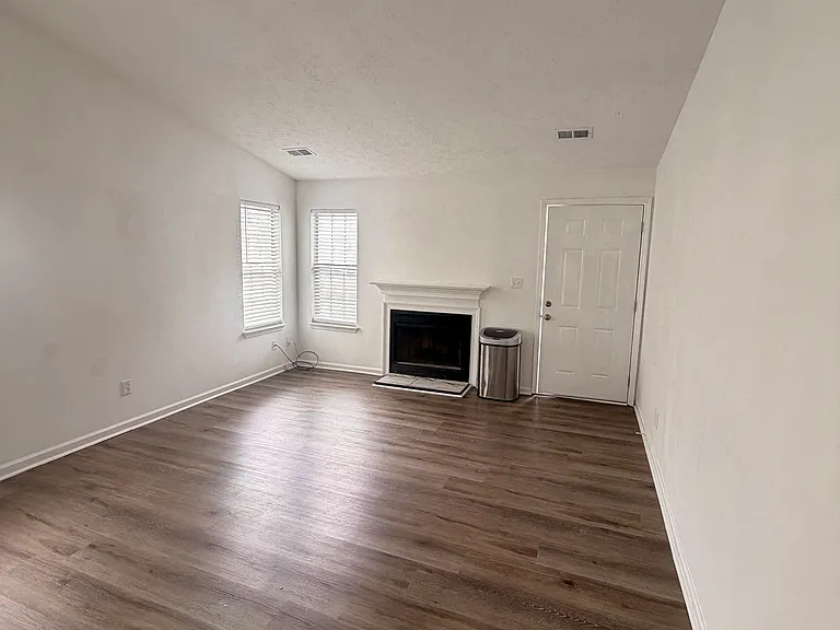 4068 Heritage Valley Ct — Photo 2