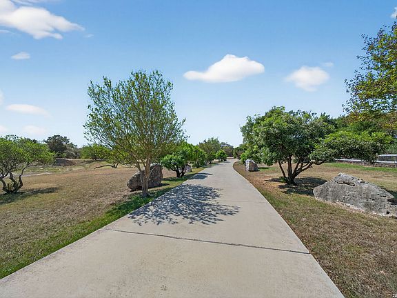 3rd image of 629 Windmill Ranch