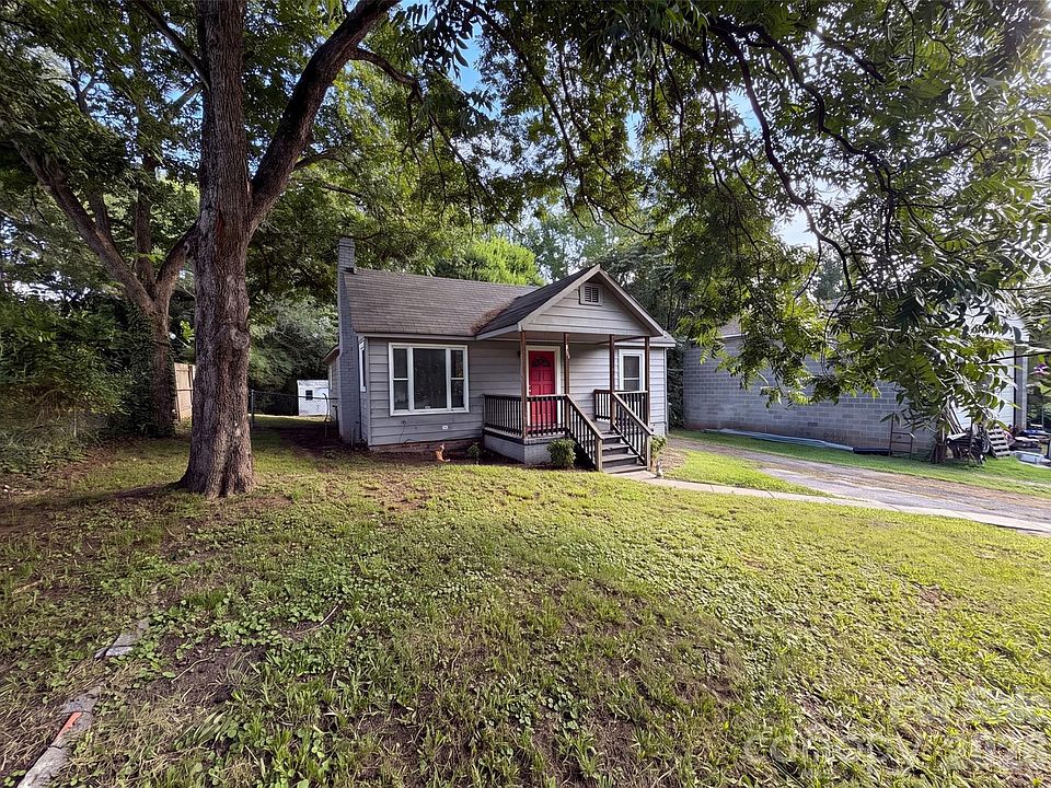 1st image of 831 Fairview St
