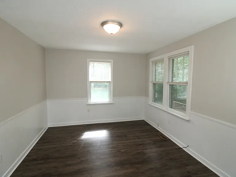 2511 Larry St SW — Photo 8