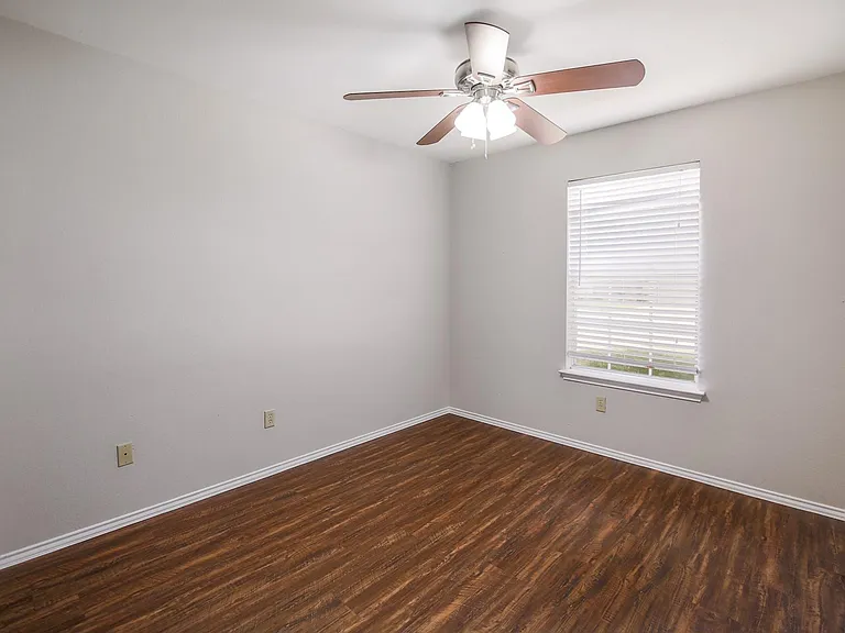 1806 Oakmont Ln — Photo 21