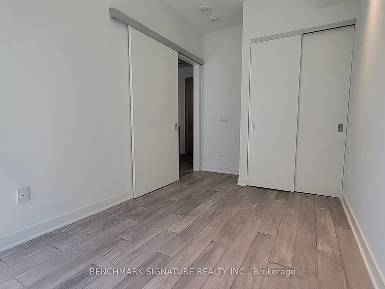 11 Yorkville Ave #2102 — Photo 4