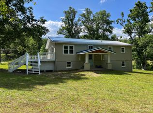 204 Clara Valley Rd, Brevard, NC 28712