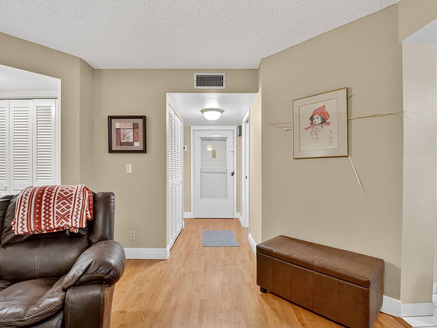 3871 Via Poinciana #404