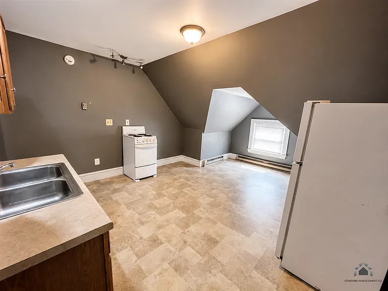 16 West St — Photo 3