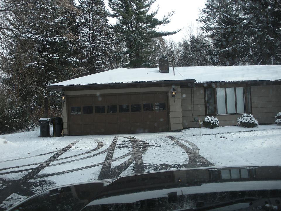 2nd image of 72 Washington Rd