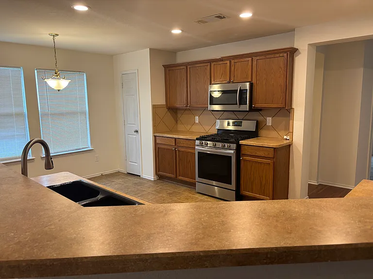 1327 Falcon Holw — Photo 18