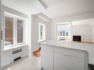 110 St. Clair Avenue W, Toronto, ON M4V 1N4