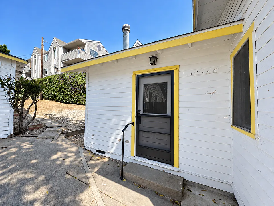 1337 E Santa Clara St #1339