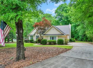 65 Pointe View Ct, Jackson, GA 30233