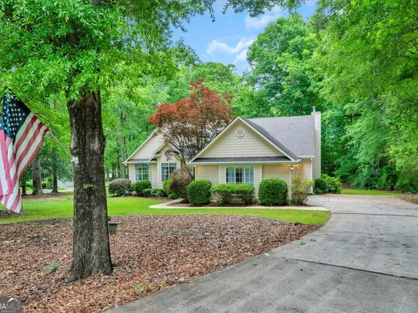 65 Pointe View Ct, Jackson, GA 30233