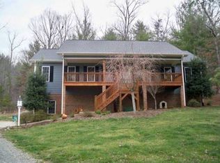 1905 Starcross Rd, Lenoir, NC 28645