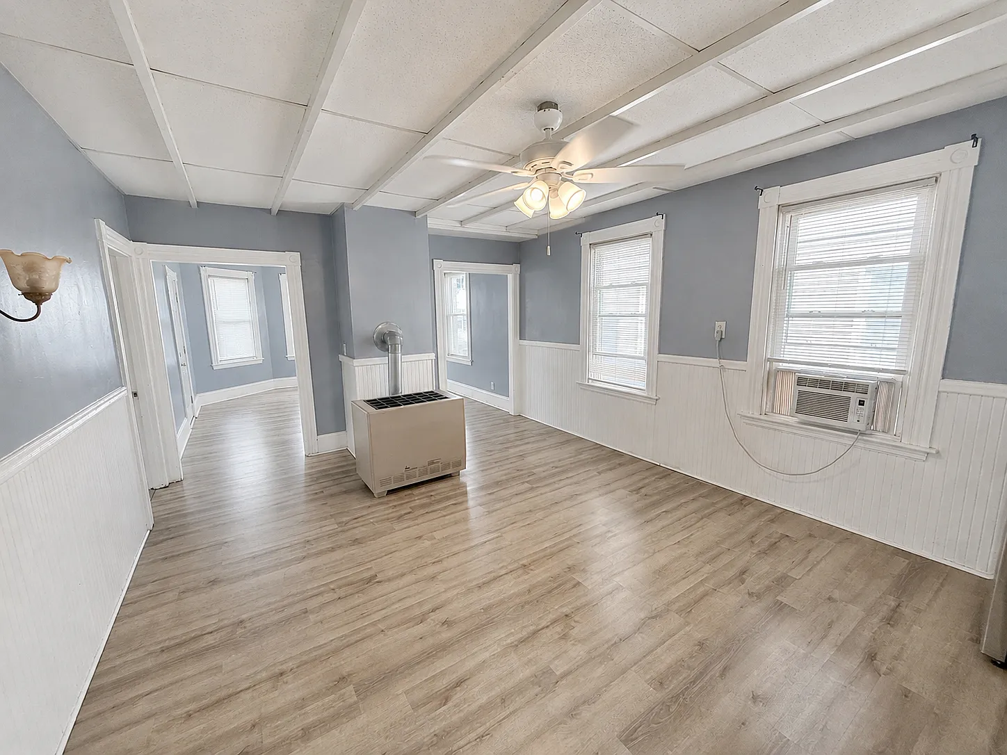 3 bed, 1000 sqft, $2,000 — Photo 2