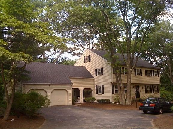 generous parking-circular driveway