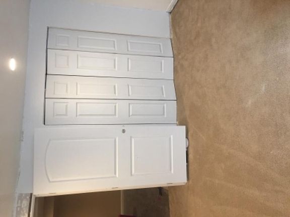 2nd image of 1060 E Searle Ln