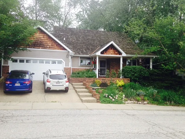 1713 E Camby Ln photo 1