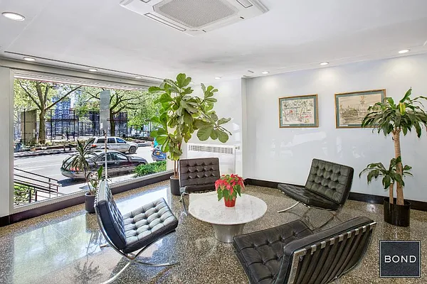 Sold by Bond New York | media 5