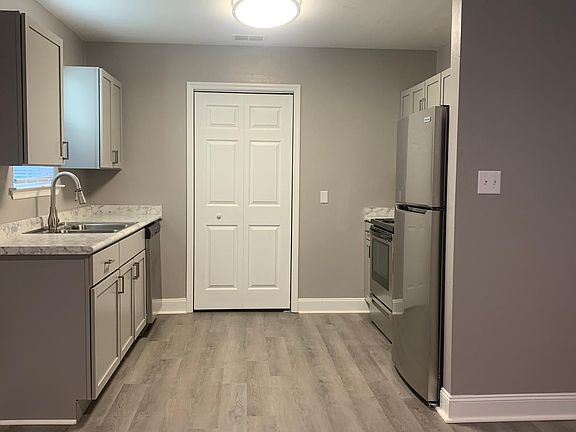 5th image of 2254 Holton St