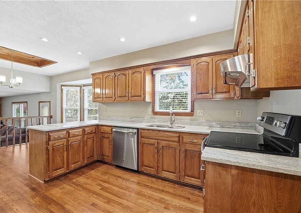 1st image of 14651 S Seminole Cir