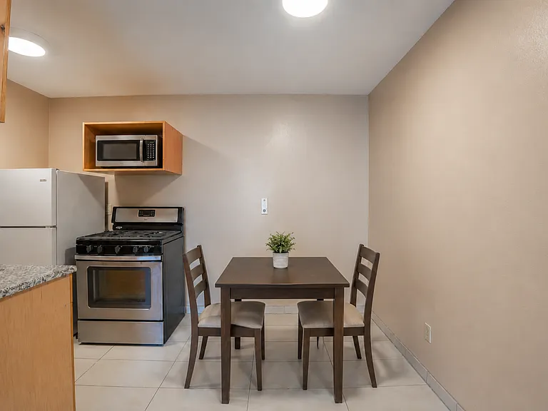 3055 N Oakland Ave — Photo 19
