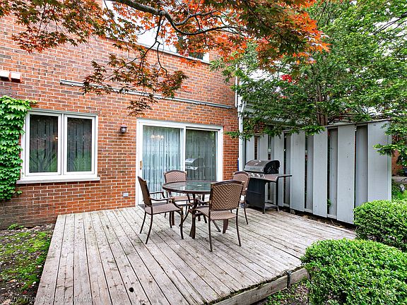 5th image of 805 Chanticleer Ln #805