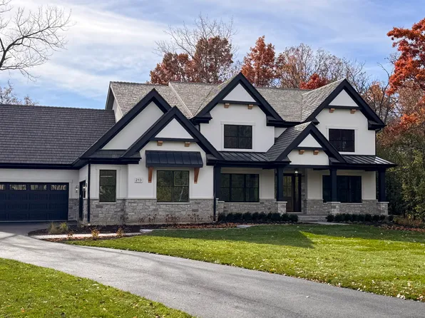 213 Northampton Ln, Lincolnshire, IL 60069