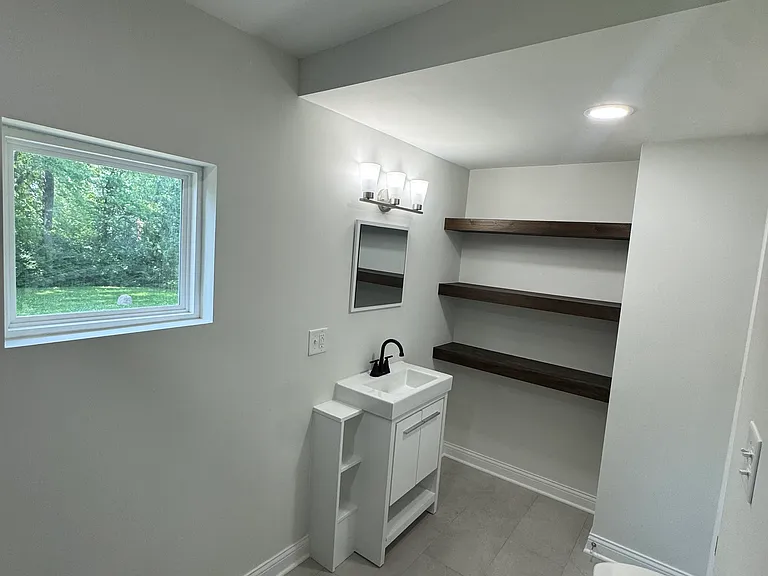 557 West St — Photo 17