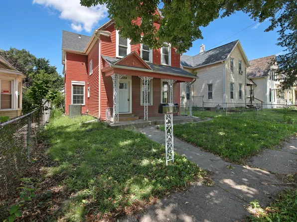 2024 Dixwell St, Davenport, IA 52802