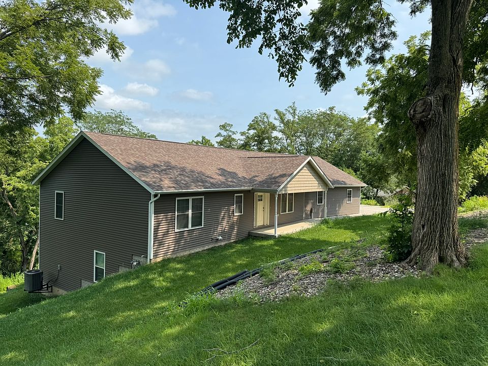 1st image of 18 Elmwood Dr
