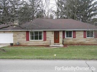 2407 Center Dr, Zanesville, OH 43701
