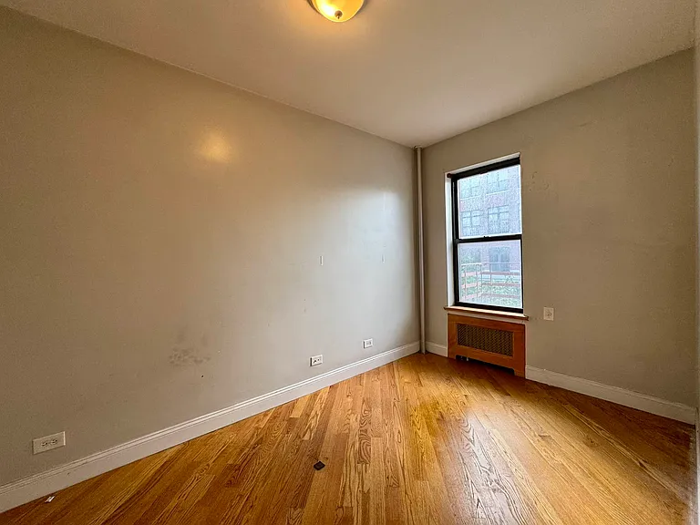 2272 1st Ave #4 — Photo 6