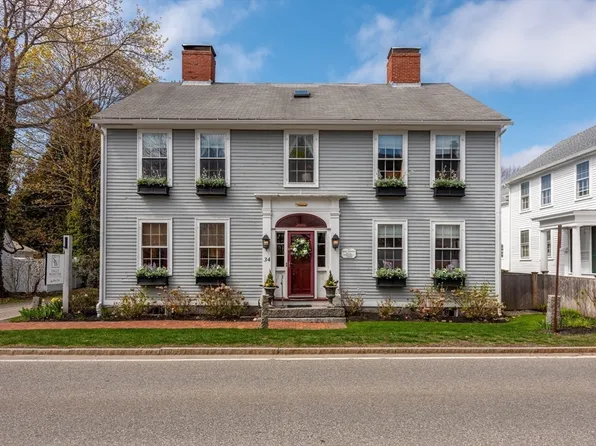 34 Mount Pleasant St, Rockport, MA 01966