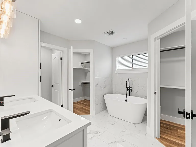 20534 Laverton Dr — Photo 15